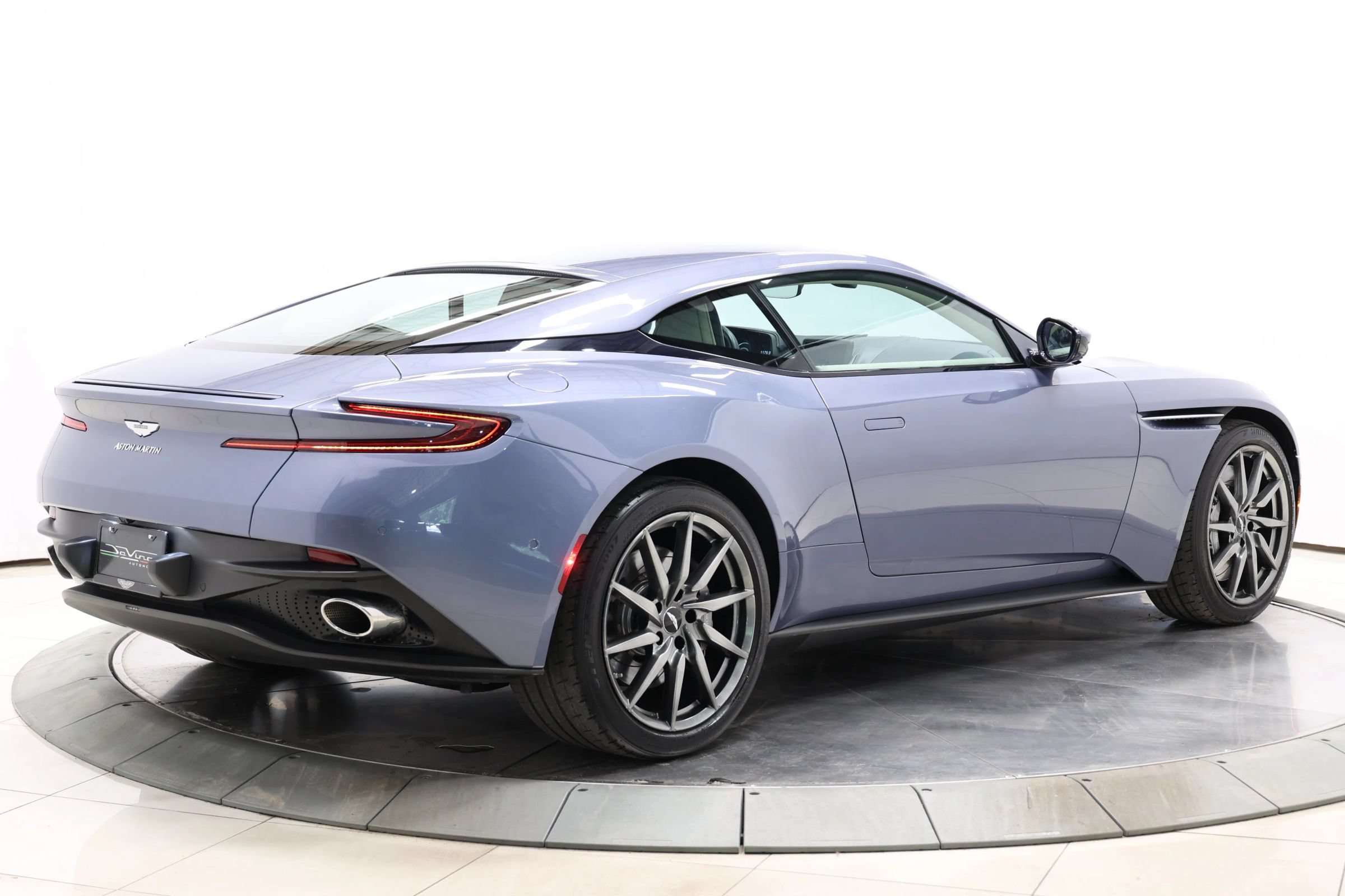 Used 2019 Aston Martin DB11 Coupe RWD image 5