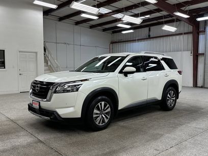 Used 2023 Nissan Pathfinder SL w/ Lighting Package (N92)