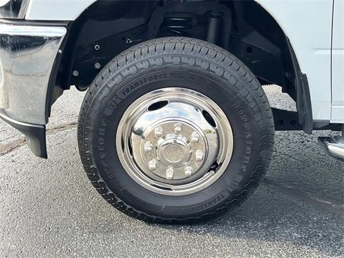Used 2024 RAM 3500 Big Horn image 11
