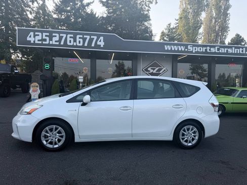 Used 2013 Toyota Prius V Two FWD image 11