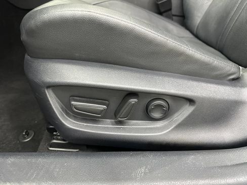 Used 2025 Toyota Camry XSE FWD image 10