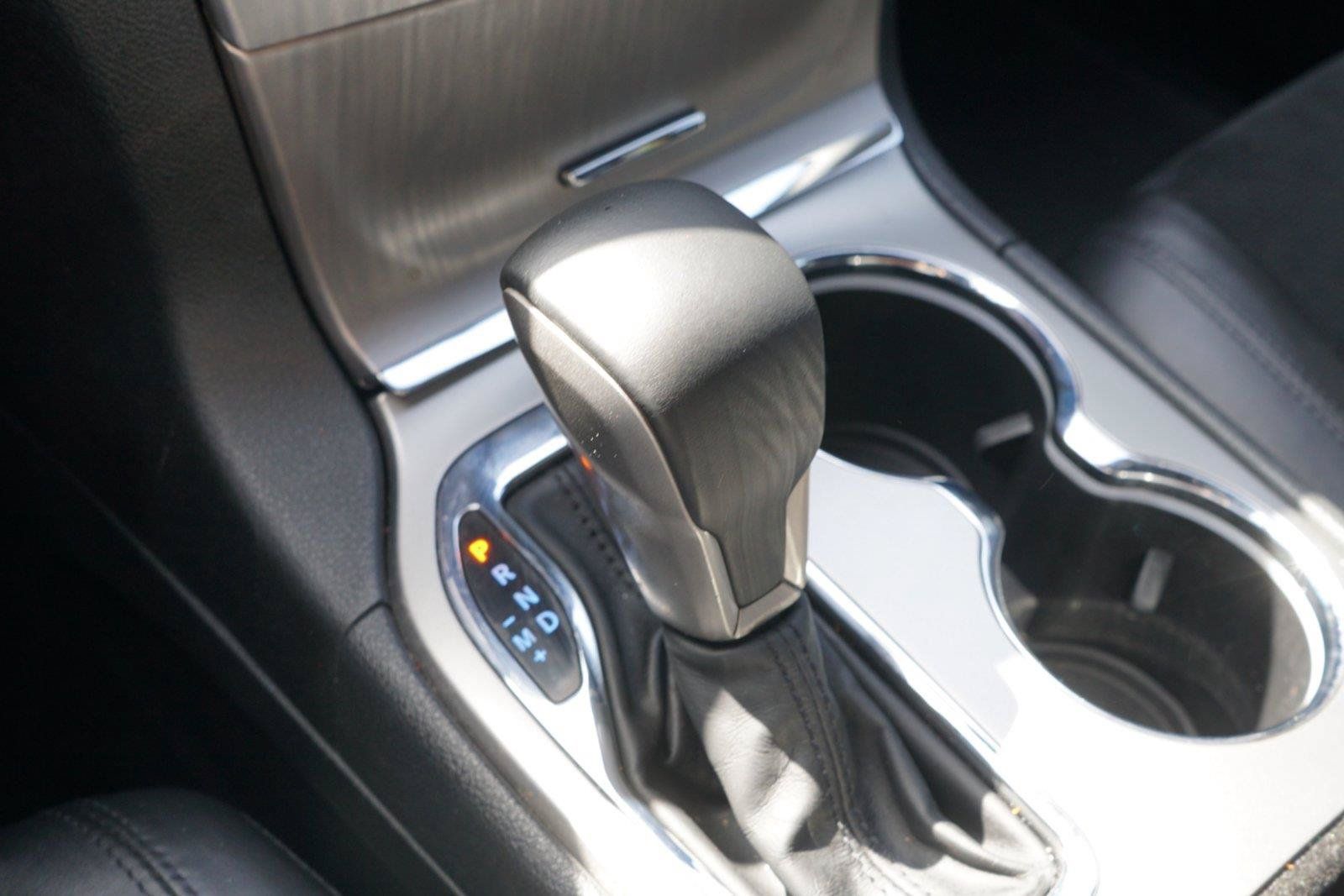 Used 2018 Jeep Grand Cherokee Altitude RWD image 14