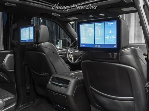 Used 2021 Cadillac Escalade Sport Platinum w/ LPO, ONYX Package AWD/4WD image 32
