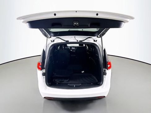 Used 2021 Chrysler Pacifica Touring w/ S Appearance Package image 24