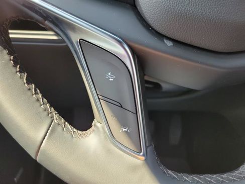Certified 2025 Cadillac XT5 Luxury FWD image 43