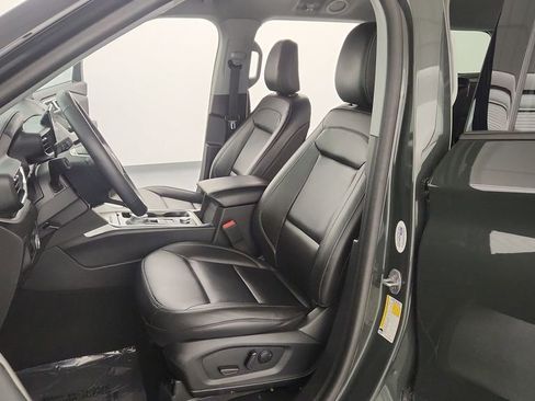 Used 2023 Ford Explorer XLT w/ Equipment Group 202A AWD/4WD image 14