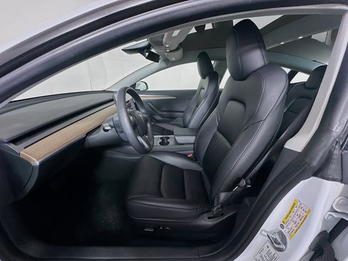 Used 2023 Tesla Model 3 Standard Range image 13