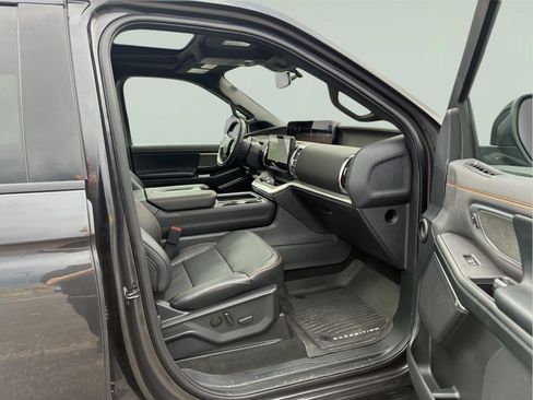Used 2025 Ford Expedition Tremor AWD/4WD image 14