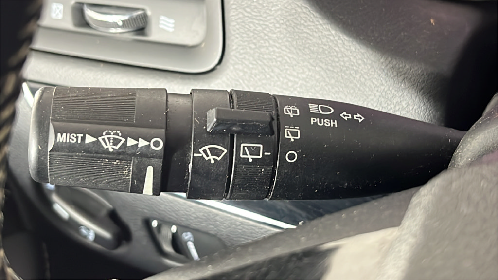 Used 2018 Dodge Grand Caravan SE FWD image 24