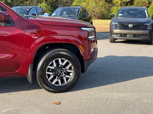 Certified 2024 Nissan Frontier SL image 8