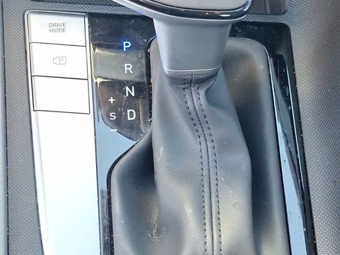 Used 2025 Hyundai Elantra Sport image 29