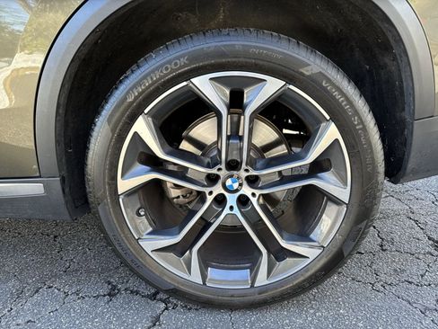 Used 2025 BMW X5 xDrive40i w/ Climate Comfort Package image 26