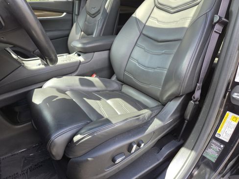 Used 2017 Cadillac XT5 Platinum w/ Driver Assist Package AWD/4WD image 31