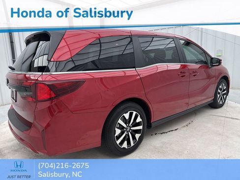 Certified 2025 Honda Odyssey EX-L image 13