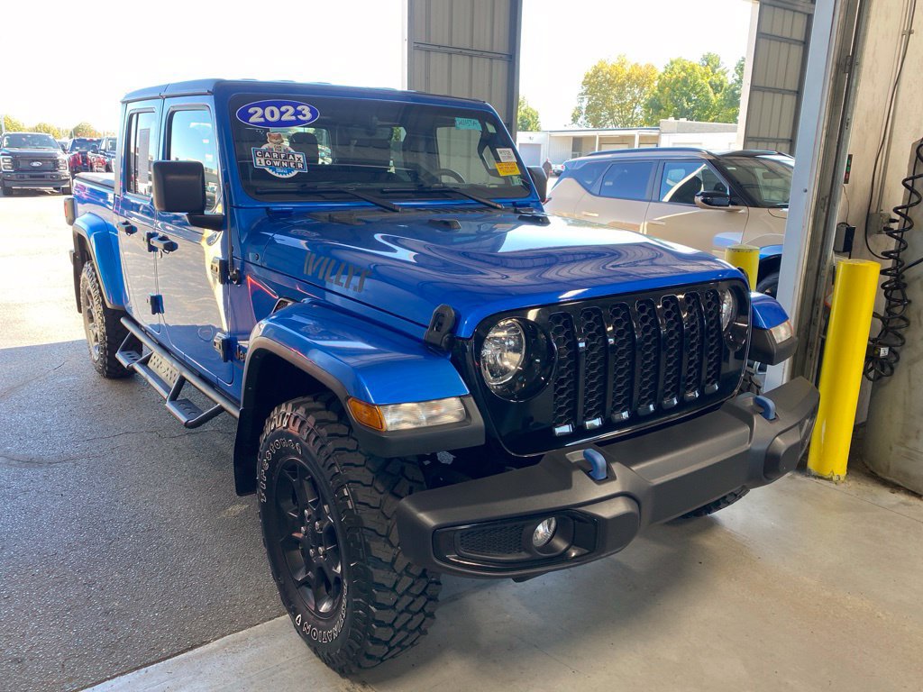 Used 2023 Jeep Gladiator Sport AWD/4WD image 1