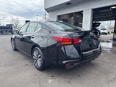 Used 2023 Nissan Altima 2.5 SV image 4