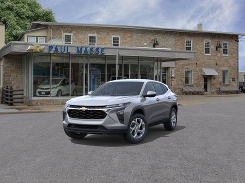 New 2026 Chevrolet Trax LS w/ LS Convenience Package FWD image 32