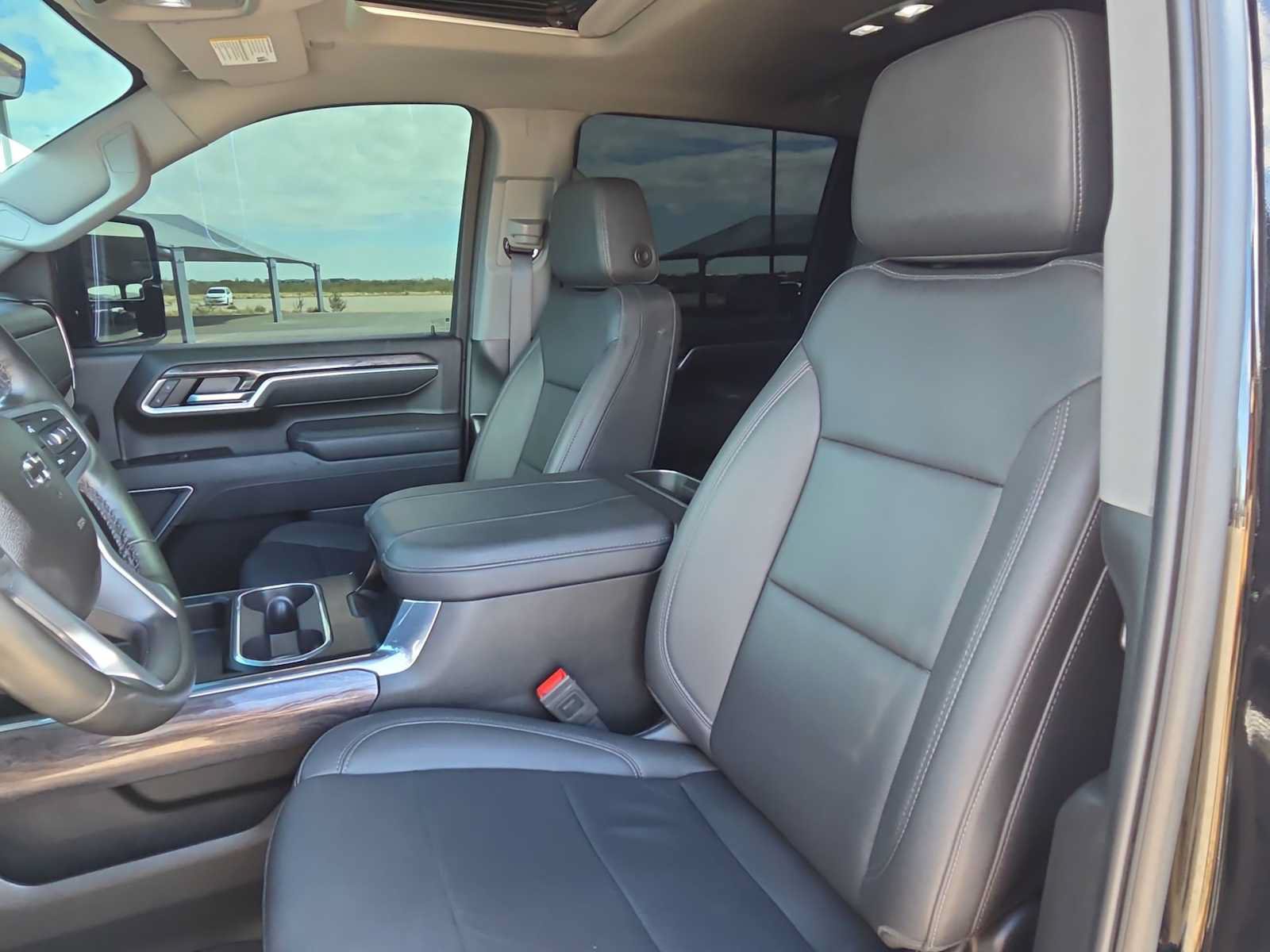 Used 2025 Chevrolet Silverado 2500 LTZ w/ Trail Boss Package AWD/4WD image 15