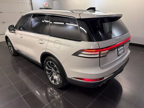 Certified 2025 Lincoln Aviator Reserve w/ Illumination Package AWD/4WD image 4
