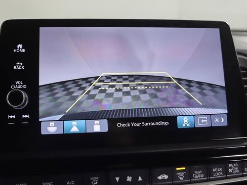 Used 2025 Honda Odyssey Touring image 49