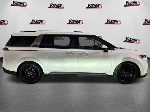 Certified 2024 Kia Carnival SX Prestige image 4