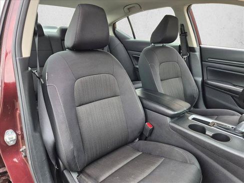 Used 2025 Nissan Altima 2.5 SV FWD image 18