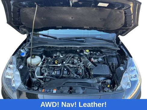 Certified 2022 Ford Escape Titanium AWD/4WD image 16