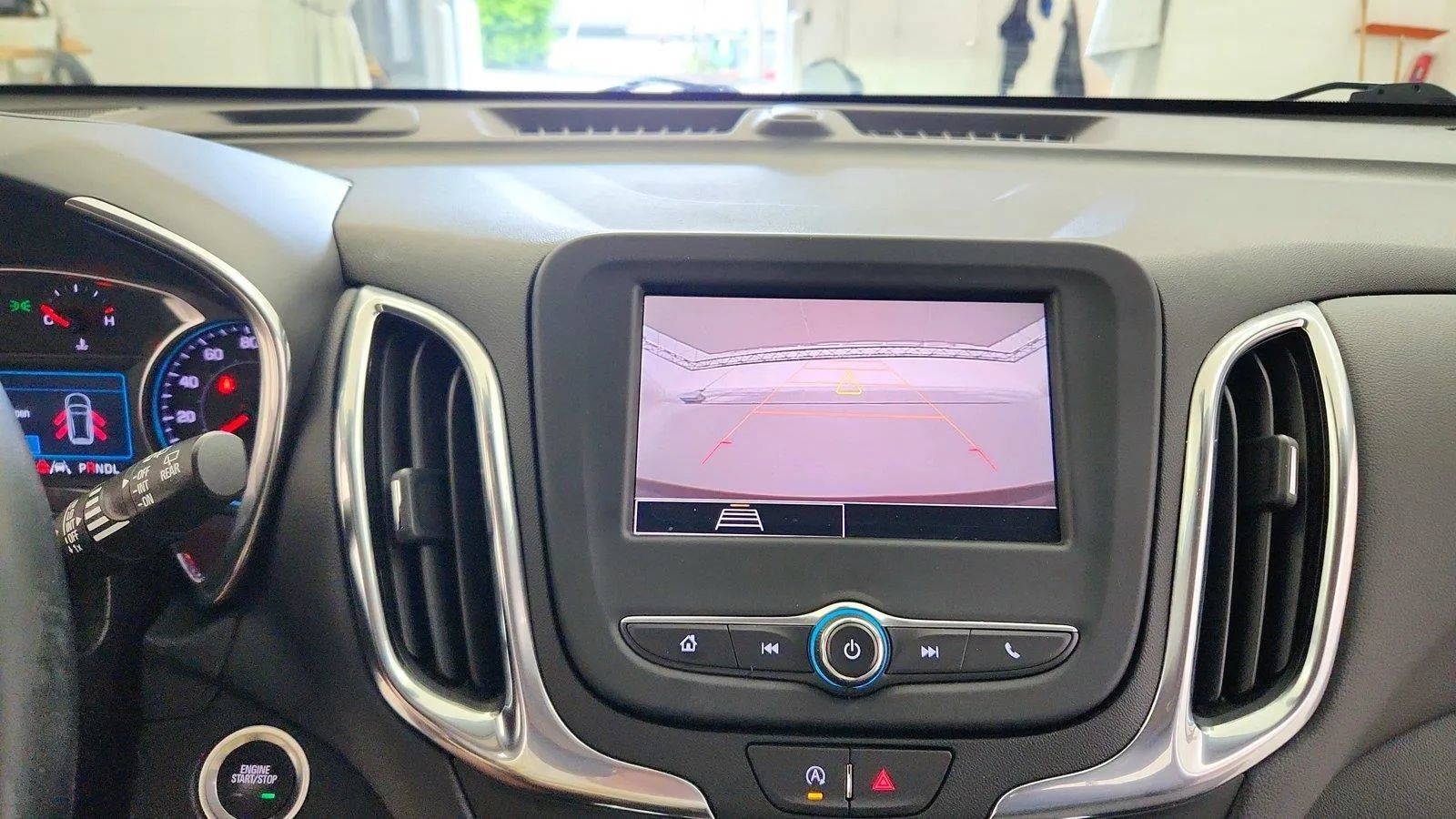 Used 2024 Chevrolet Equinox LT FWD image 18