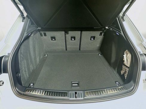 New 2026 Porsche Macan image 26