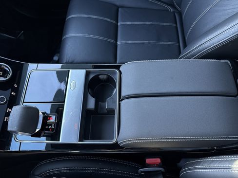 Used 2023 Land Rover Range Rover Velar R-Dynamic S image 25