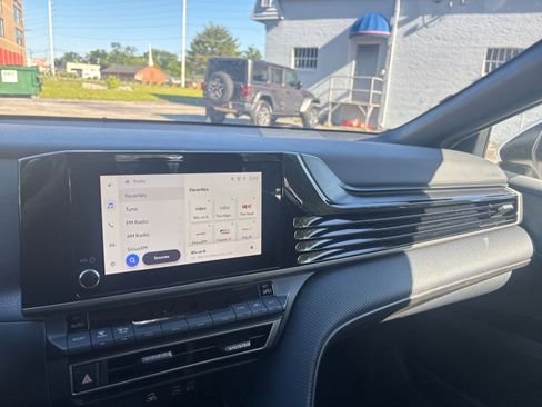Used 2025 Toyota Camry SE FWD image 34