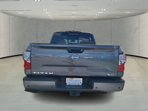 Used 2024 Nissan Titan SV w/ SV Convenience Package image 4