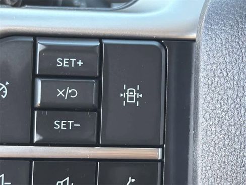 Used 2024 Ford Expedition Max XLT image 23