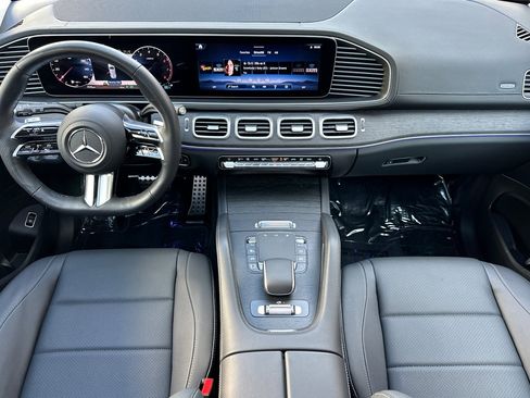 Used 2026 Mercedes-Benz GLS 450 4MATIC image 12