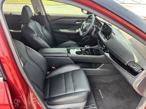 Certified 2023 Nissan Rogue SL w/ SL Premium Package FWD image 17