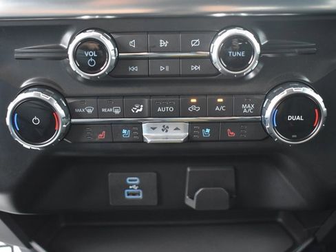 Used 2022 Ford F150 Lariat w/ Equipment Group 501A Mid AWD/4WD image 25