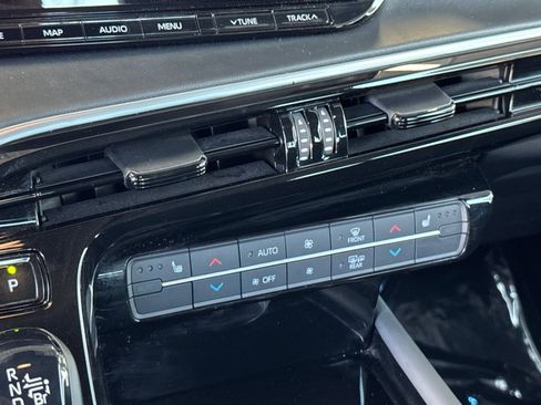 Used 2022 Toyota Mirai XLE w/ Advanced Technology Package image 18