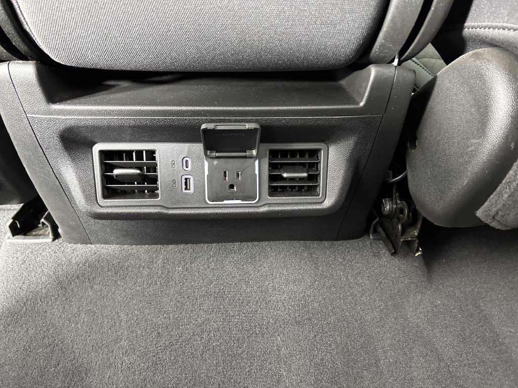 Used 2024 Chevrolet Silverado 1500 LT AWD/4WD image 19