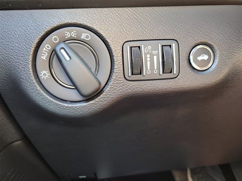Used 2023 Dodge Challenger SXT RWD image 24