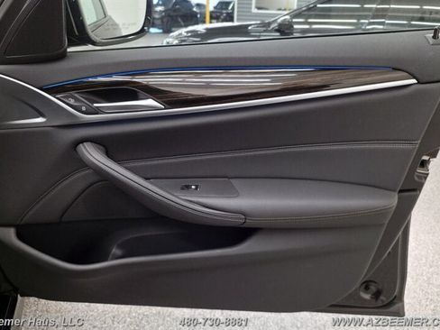 Used 2023 BMW 530e w/ M Sport Package RWD image 37