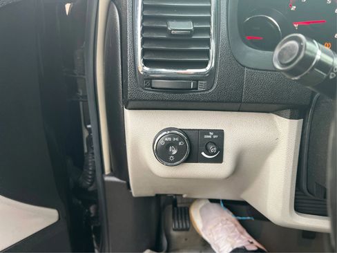 Used 2008 GMC Acadia SLT w/ Convenience Package image 29