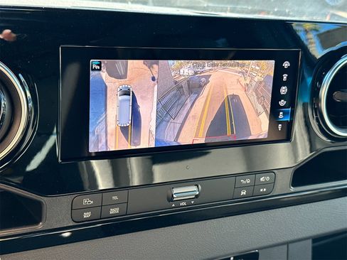 Used 2024 Mercedes-Benz Sprinter 2500 image 22