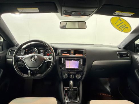 Used 2017 Volkswagen Jetta Sport FWD image 21