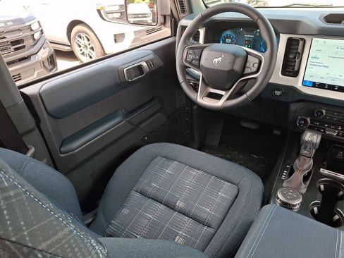 New 2026 Ford Bronco Heritage Edition AWD/4WD image 7