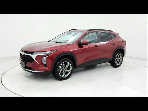Used 2025 Chevrolet Trax LT w/ LT Convenience Package FWD image 1