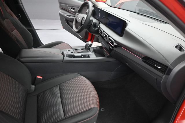 Used 2024 Nissan Sentra SR FWD image 46