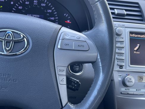 Used 2010 Toyota Camry XLE image 19