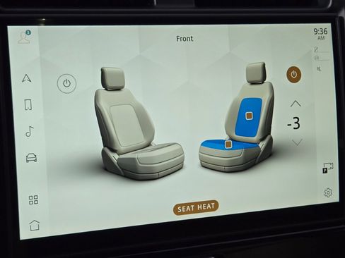 Used 2025 Land Rover Discovery Dynamic SE image 29