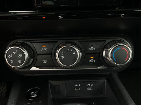 Used 2025 Nissan Kicks SV image 25