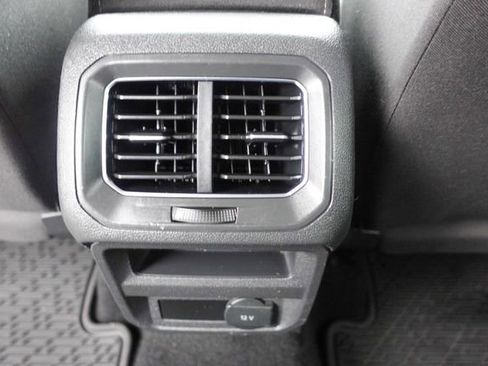 Used 2018 Volkswagen Tiguan S image 25